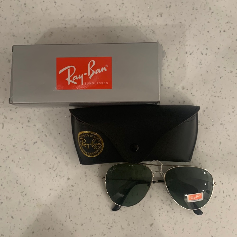 😊 Ray-Ban aviator sunglasses